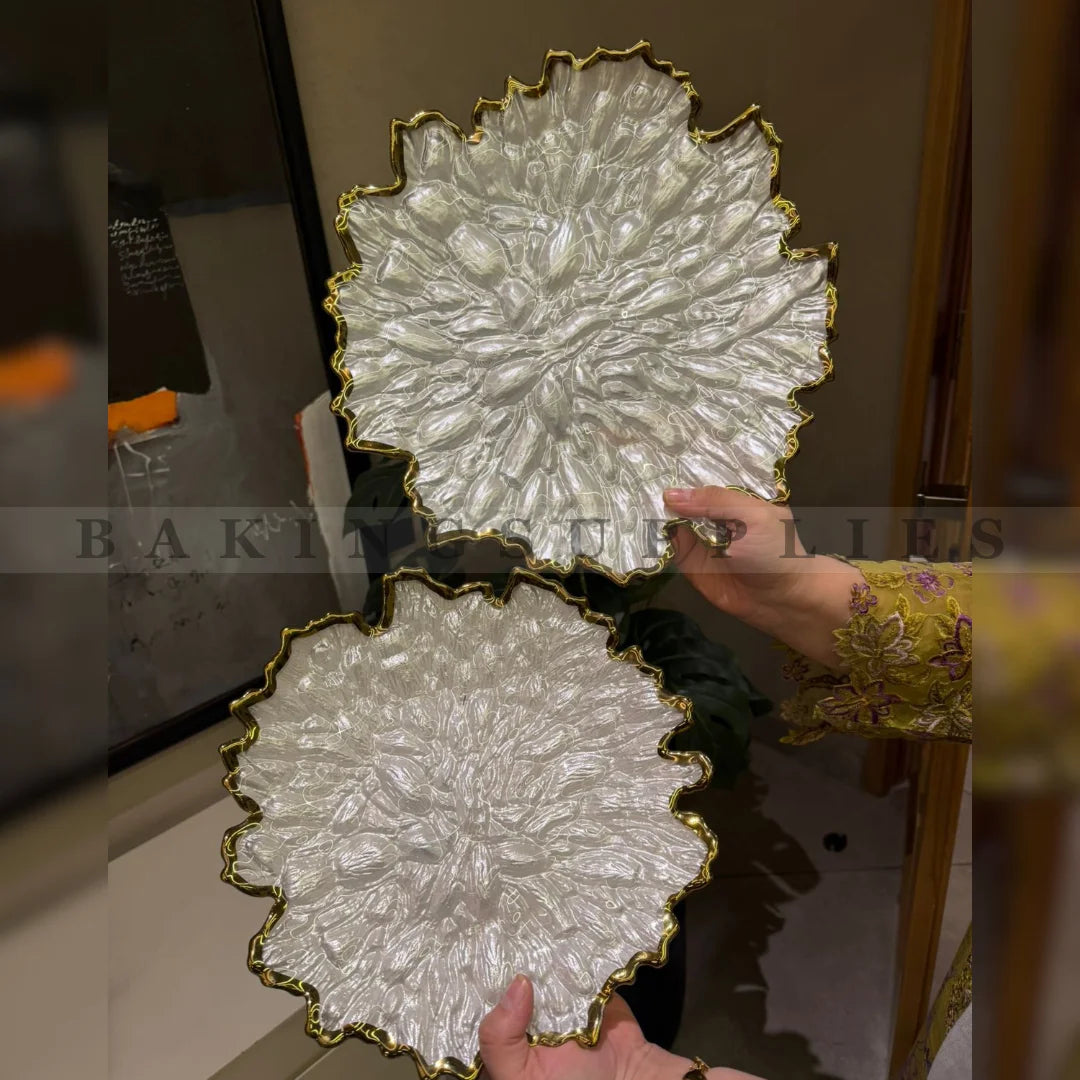 Set of 2 Serving Platters – Elegant Design