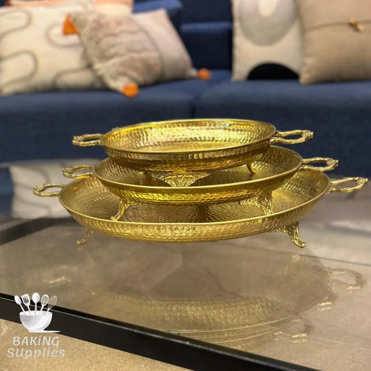 Set of gold decorative trays 